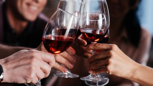 ¿Sabías que el vino tinto podría protegernos contra el coronavirus?