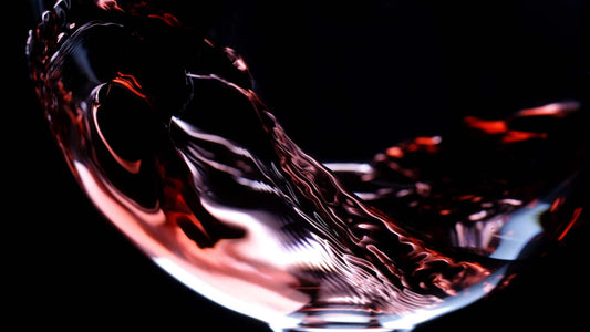 ¿Sabías que el color del vino puede influir en la percepción del sabor?